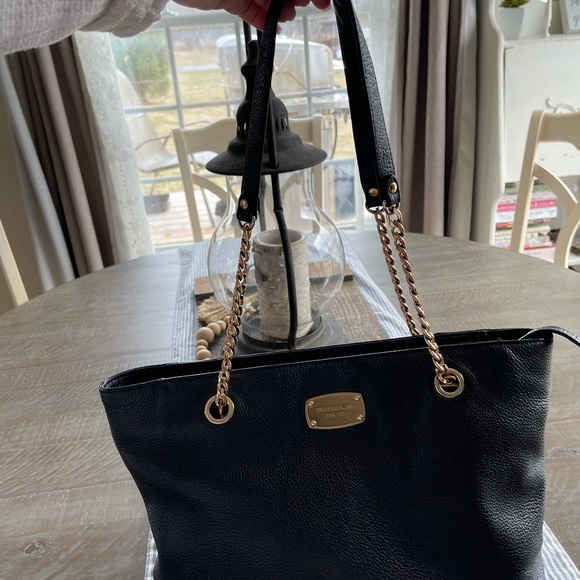 MK Handbag - Picture 2 of 8